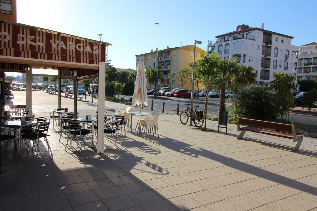 Beach And Family Lägenhet Velez Malaga Exteriör bild